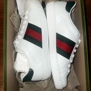 Gucci White Sneakers with Red and Green Stripes